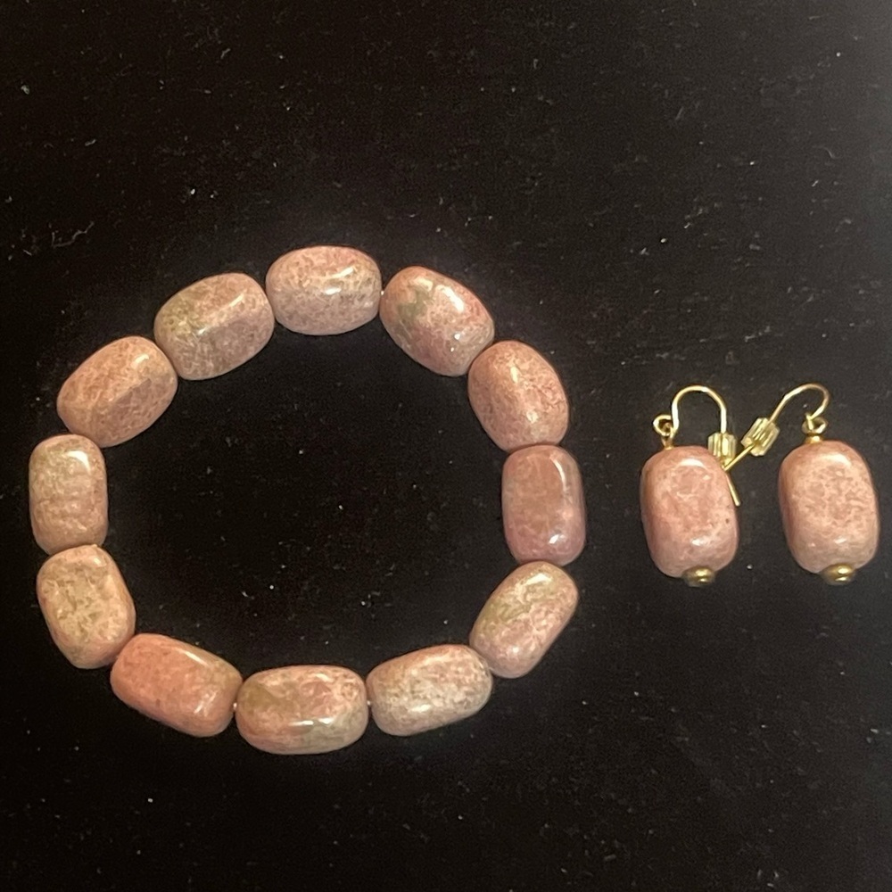 lot of 2 QVC Lee Sands Dust Pink Gemstone Stretch Bracelets Earrings Jewelry